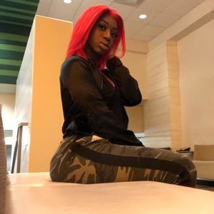 Meet your Posher, Charity